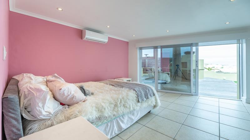 To Let 3 Bedroom Property for Rent in Van Riebeeckstrand Western Cape
